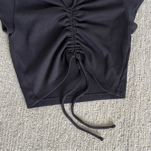 SOLD ‼️ H&M Divided Solid Black fitted Tee‎ Top - Size Small - Picture 3 of 7